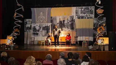 Anton Not presenta el segon volum del Premi Saló de Ponent ©Josep APérez