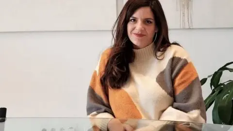 L'advocada Carla Vall, autora de 'Trenqueu en cas d'emergència'. Fotografia: EPV.