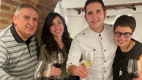 D'vines, Núria Bigorra i Ingrid Sebastia amb Jesús Gimena ©RGimena