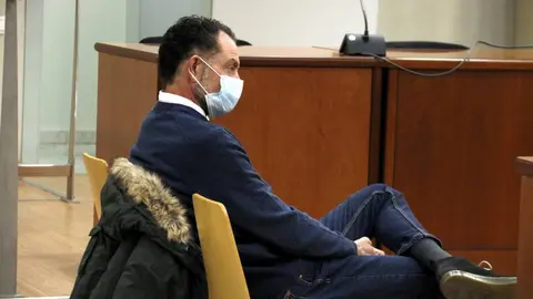 L'exlíder de Vox a Lleida, José Antonio Ortiz Cambray, durant el judici celebrat el 25 de novembre del 2020 a l'Audiència de Lleida 
Data de publicació: dimecres 30 de març del 2022, 18:09
Localització: Lleida
Autor: Laura Cortés