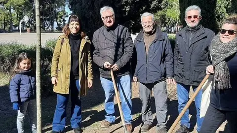 Plantada d'un lledoner commemoratiu al pla dels dipòsits