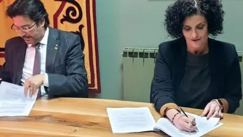 Signatura del conveni per a la nova estació d'autobusos d'Almacelles.