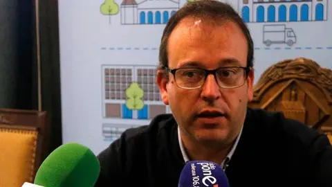 0875527e-1044-43b3-97d3-a8dac7f4797b(1)