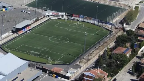 Zona esportiva de Tàrrega. Al fons, els terrenys on es desenvoluparà el projecte