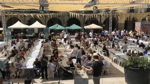 La VII Fira de la Il·lustració i III Fira Tasta'm han abaixat el teló