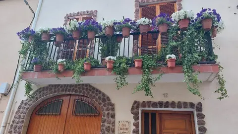 Primer premi del Primer Concurs d'Engalanament de balcons ©AjBorgesBlanques