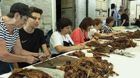Preparen caliquenyes a la Mostra d'Oficis de Fondarella ©JosepAPérez