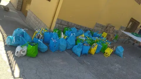 Recollida de brossa a l'escola La Rosella de Rosselló ©AjRosselló