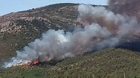 Incendi en el nucli de Baldomar, a Artesa de Segre ©Bombers