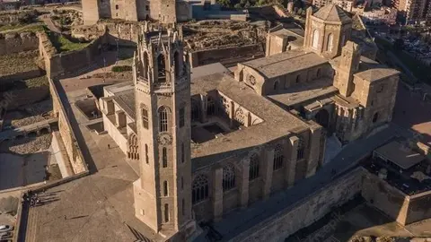 Vista aèria del conjunt del Turó de la Seu Vella. Foto: @a_mededkov
