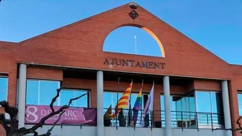 Façana de l'Ajuntament de Corbins. Fotografia: Ajuntament de Corbins.