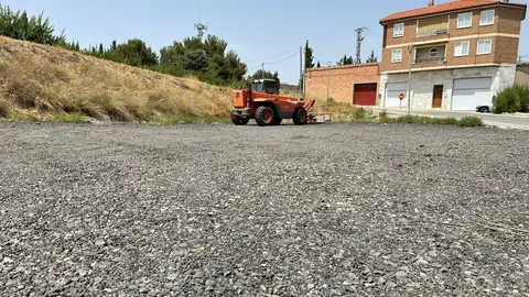 Terreny on es construirà la pista de pàdel de Corbins ©AjCorbins
