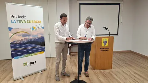 Joel Boix i Joan Talarn signen el contracte ©JosepAPérez