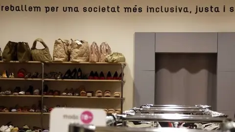 Nova botiga Troballes al carrer Anselm Clavé de Lleida. Fotografia: Anna Berga.