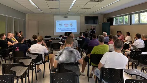 Reunió informativa entre els agents de l'oci nocturn de Lleida i Mossos d'Esquadra per actuar contra les punxades en aquests espais ©AjLleida