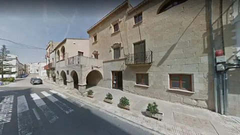 La Biblioteca de Vilanova de Bellpuig en l'edifici consistorial