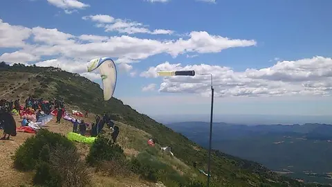 Arxiu, competicions de parapent a Àger ©Àger