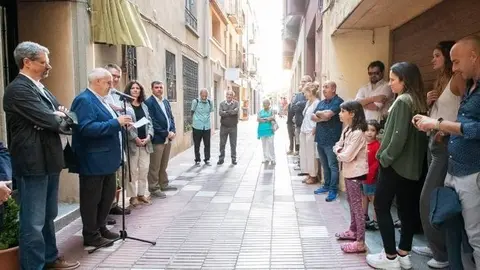 Descoberta de placa a la casa natal de Ramon Turull. Fotografia: Jordi Prat.