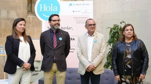 Marató paraules, a la plaça de la Paeria, amb motiu del Dia Internacional de la Gent Gran per parlar sobre la soledat en aquest col·lectiu ©Mario Gascón