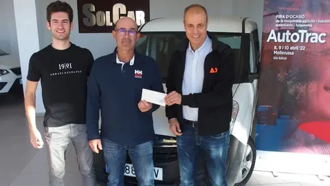 Lliurament del premi de 3.000 euros de l'Autotrac. Fotografia: Fira Mollerussa.