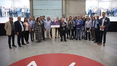 Antoni Miquel amb els representants dels concessionaris Linde a Espanya ©JosepAPérez