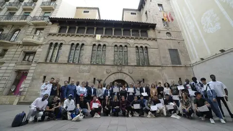 Foto de família amb els joves que han rebut els seus diplomes ©Mario Gascón