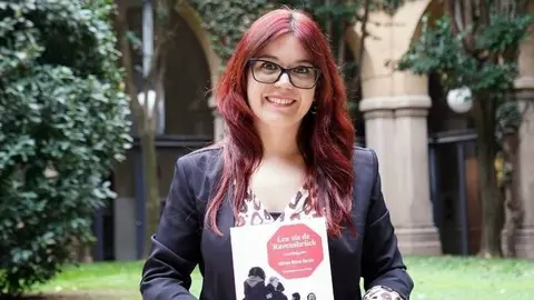 Míriam Roma García a un dels claustres de la Facultat de Lleida de la Universitat de Lleida. Fotografia: Cristina Mongay.