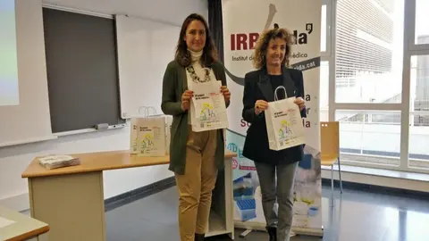 Bosses per conscienciar sobre el paper de la ciència repartides per l'IRBLleida ©IRBLleida