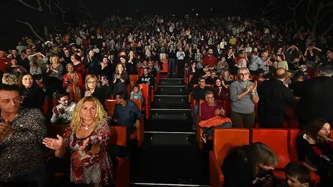 Una de les sessions de 'mamapop' al Teatre de La Llotja ©mamapop