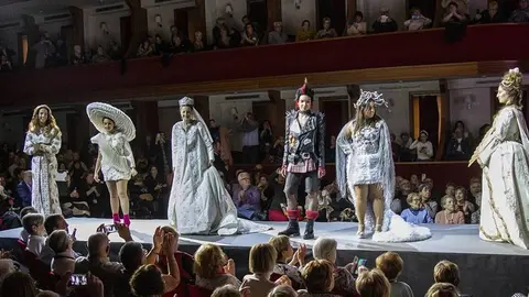 Vestits guanyadors de les tres modalitats del concurs ©JosepAPérez