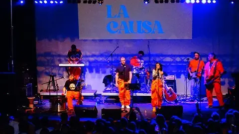 Grup color taronja-La Causa2 (Foto: Esther Barta / Marina Pallàs)