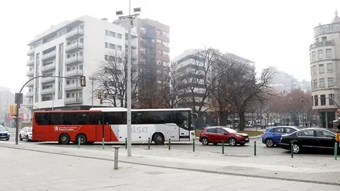 Un autobús es dirigeix al baixador de Rambla Ferran ©LauraCortés