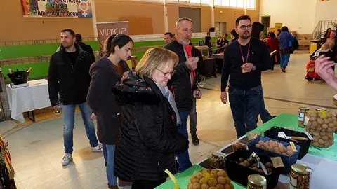L'alcaldessa Rosa Buira i el regidor  Marc Cuenca visiten la fira ©JosepAPérez