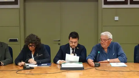 Teresa Jordà, Pere Aragonès i Amadeu Ros a la seu de la Comunitat de Regants del Canal d'Urgell - Foto: Marina Pallàs Barta