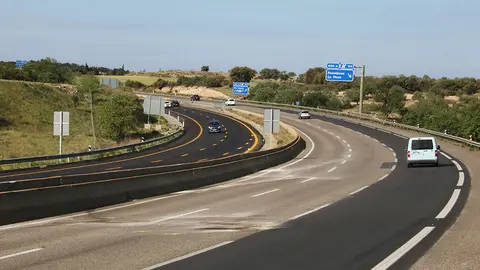 Imatge del punt de l'accident a l'autovia A-2 a la Segarra

Data de publicació: diumenge 30 d’abril del 2023, 10:14

Localització: Granyanella

Autor: Ignasi Gómez  (ACN)