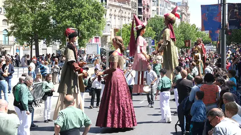 La cercavila de la Trobada Gegantera de Lleida al seu pas per l'avinguda de Madrid

Data de publicació: diumenge 14 de maig del 2023, 15:49

Localització: Lleida

Autor: Ignasi Gómez