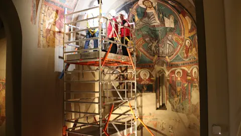 El mural de Sant Climent de Taüll el darrer dia de les tasques d'incorporació de pintura mural al conjunt - Foto: Maria Aladern