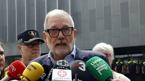 L'alcalde de Lleida, Fèlix Larrosa, atenent als mitjans de comunicació
Data de publicació: dilluns 19 de juny del 2023, 14:24
Localització: Lleida
Autor: Oriol Bosch