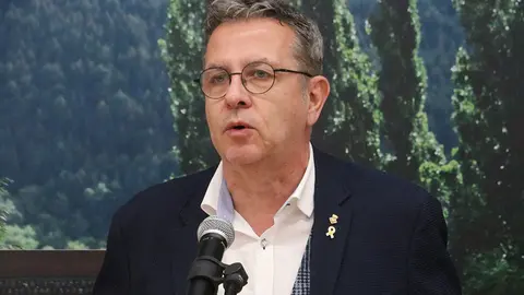 El president de la Diputació de Lleida, Joan Talarn, intervé en l'esmorzar de Nadal amb els mitjans de comunicació.

Data de publicació: dimecres 21 de desembre del 2022, 12:30

Localització: Lleida

Autor: Salvador Miret