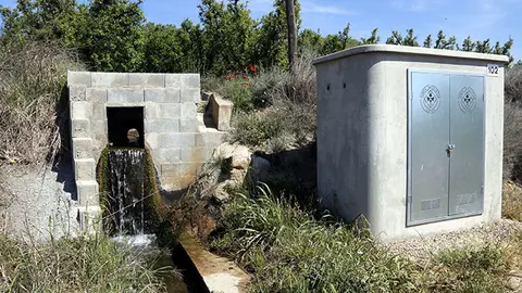 Una sèquia amb aigua i la caseta de bombament de la Junta de sequiatge de Lleida Data de publicació: dimecres 19 d’abril del 2023, 13:19 Localització: Lleida Autor: Oriol Bosch