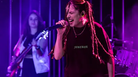 Actuació de La niña paracaídas al Càmping Municipal de Tàrrega durant el 25è Paupaterres - Foto: Jordi Vinuesa