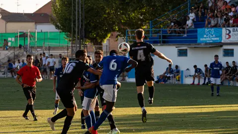 Partit amistós entre el Lleida Esportiu i el CFJ Mollerussa, disputat a Ivars d'Urgell - Foto: Jordi VInuesa