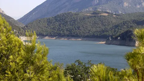 L'embassament d'Oliana, a poc més del 41% del seu volum de capacitat -Foto: Oriol Bosch (ACN)