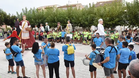 El dissabte 26 d'agost es va celebrar la 2a Trobada Gegantera de Sidamon amb el bateig del gegantó Andreu i la posterior cercavila pels carrers del poble amb la participació de diverses colles geganteres de municipis propers - Foto: Josep Ma Llovera