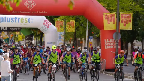 Sortida de la pedalada popular a Lleida - Foto: Mario Gascon Gracia