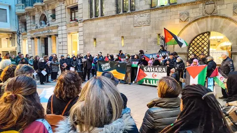 Concentració a Plaça Paeria per reivindicar el dret a l'autodeterminació del poble sahrauí - Foto: Coordinadora d'ONGD i altres Moviments Solidaris de Lleida