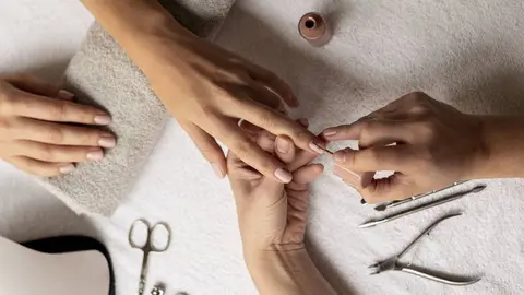 5 motius per fer un curs de manicura aquest 2023