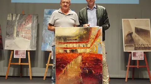 Marc Solsona i el guanyador del primer premi del concurs d'enguany, Josep Plaja - Foto: Ajuntament de Mollerussa