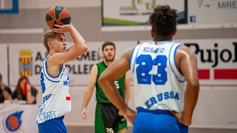 El Pujol CB Mollerussa comença la temporada amb una victòria a casa davant el CB Les Franqueses - Foto: Jordi Vinuesa