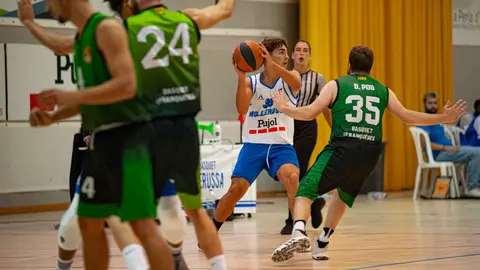 El Pujol CB Mollerussa comença la temporada amb una victòria a casa davant el CB Les Franqueses - Foto: Jordi Vinuesa